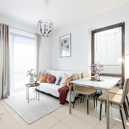 Superapart Bartycka 61 Апартаменты *